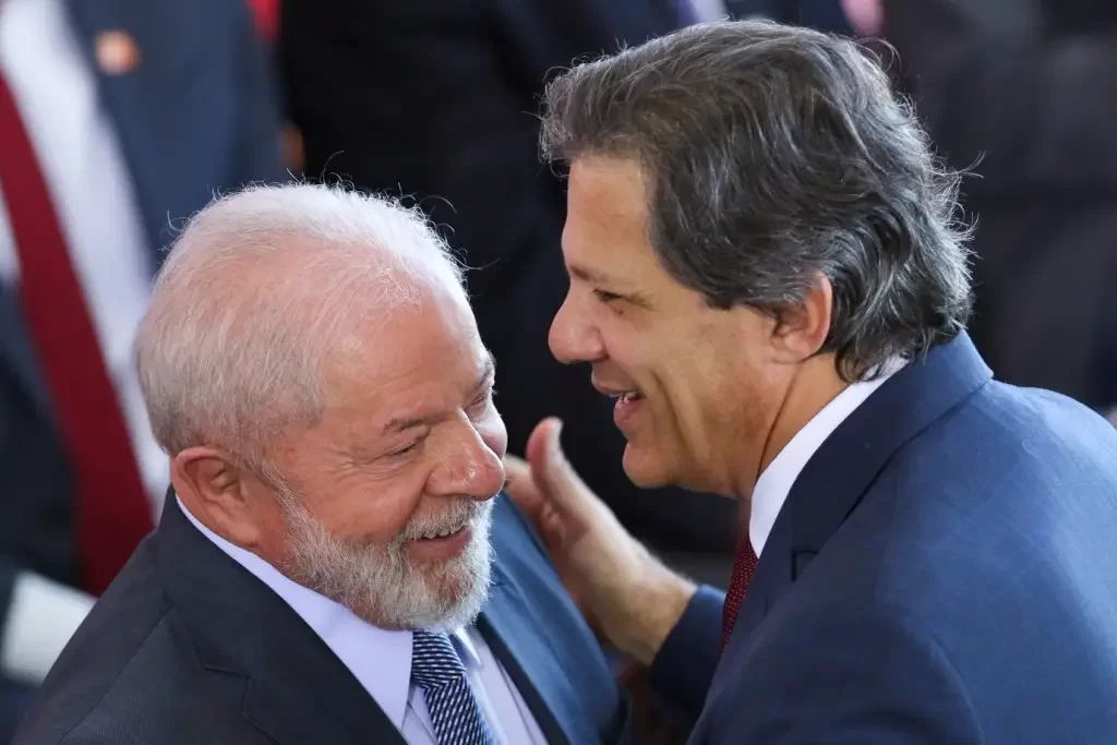 Leia mais sobre o artigo Lula dá aval à proposta para compensar fim da desoneração, diz Haddad